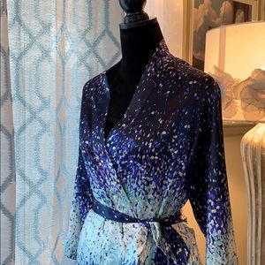 Oscar de la Renta silky bathrobe size small ❤️